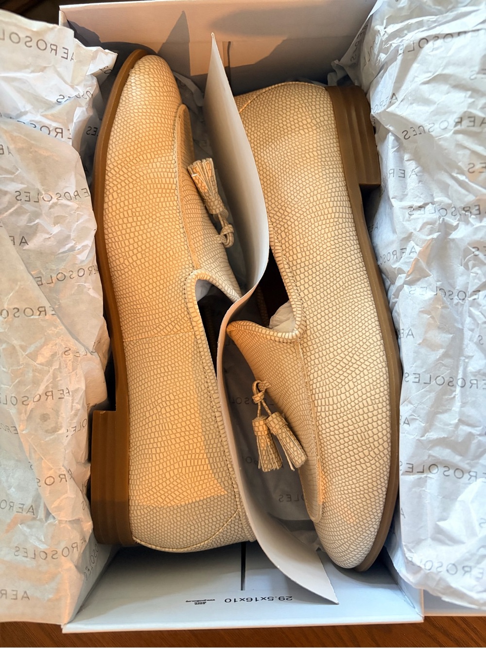 Size 9 women’s aerosoles loafers